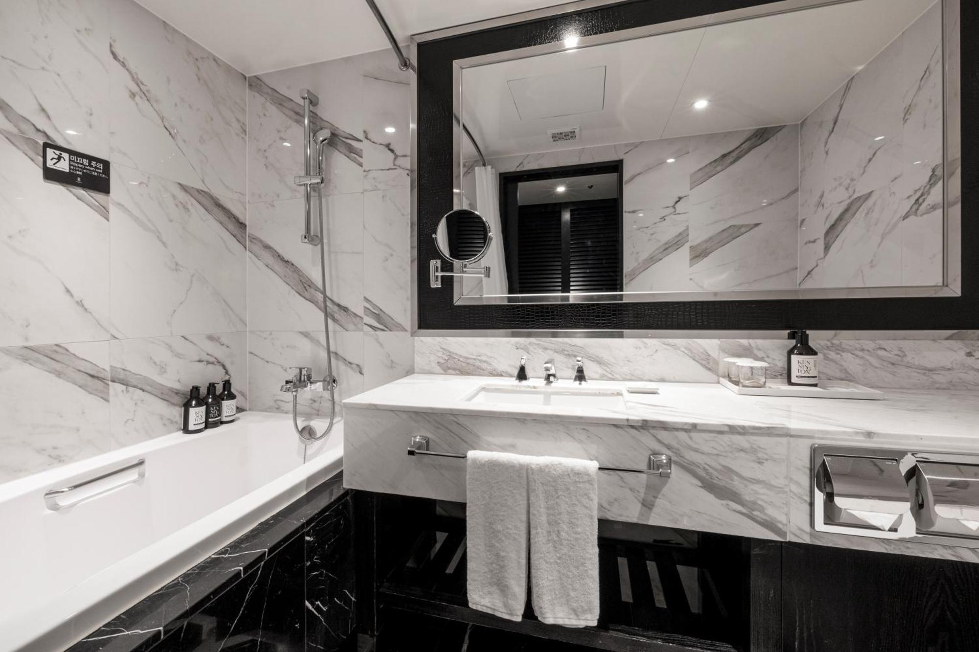 Kensington Hotel Yeouido Сеул Екстер'єр фото